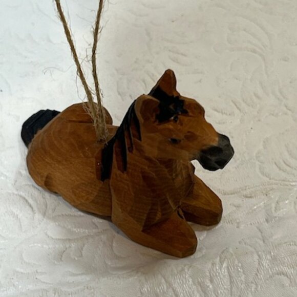 Hand Carved Sitting Wooden Horse Ornament 3"x2" - Picture 10 of 11
